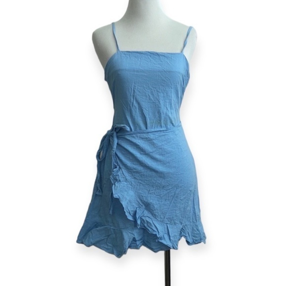 5/$30 🎈Shein women’s medium blue wrap front dress‎